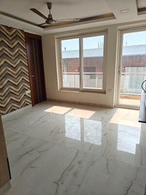 Room in 4 BHK Builder Floor at Sector 56 – for Sale