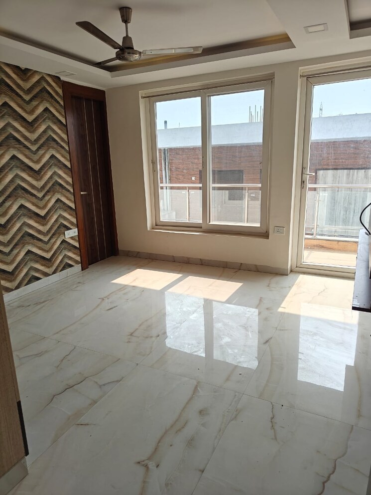 Room, sector 56 4 Bedroom 360 Sq.Yd. Builder Floor In Sector 56 Gurgaon 8711129