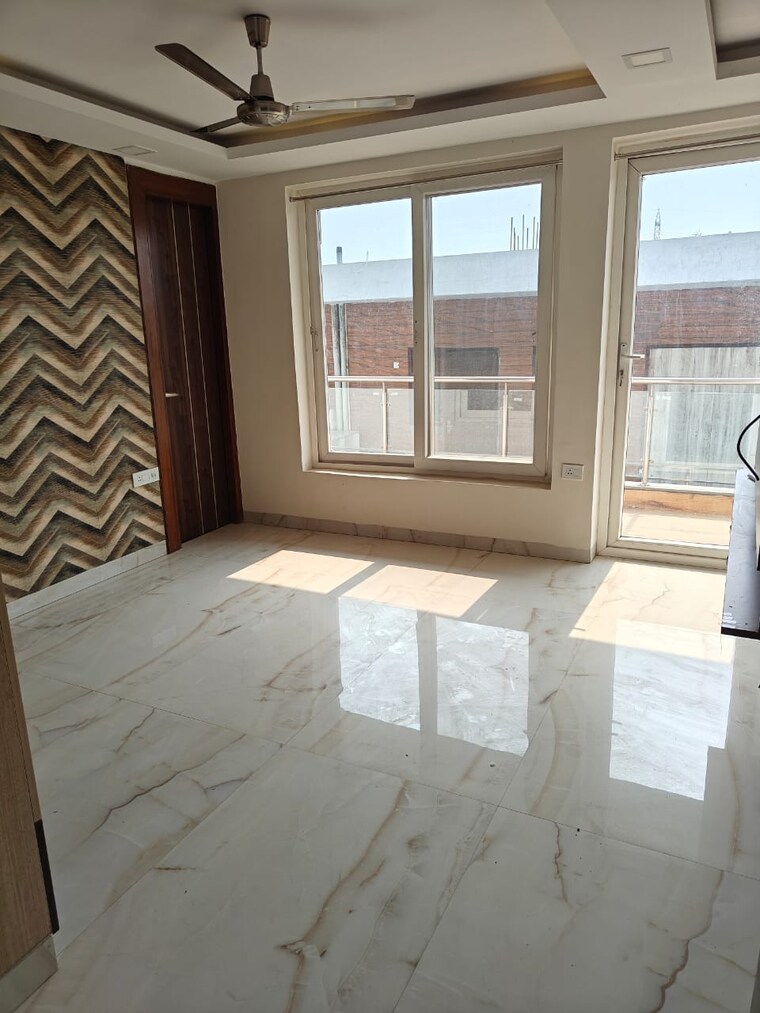 Room, sector 56 4 Bedroom 360 Sq.Yd. Builder Floor In Sector 56 Gurgaon 8711129