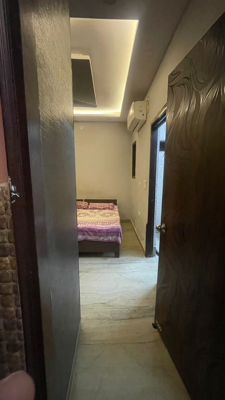 Bathroom, rohini sector 5 2 Bedroom 800 Sq.Ft. Builder Floor In Rohini Sector 5 Delhi 8711126