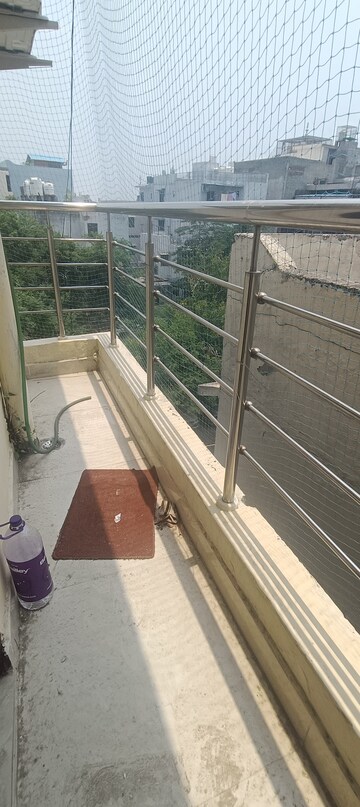 Balcony in 1.5 BHK Builder Floor at Mayur Vihar Phase 1 – for Rent