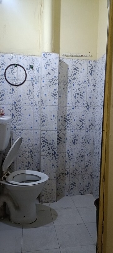 Bathroom in 1.5 BHK Builder Floor at Mayur Vihar Phase 1 – for Rent