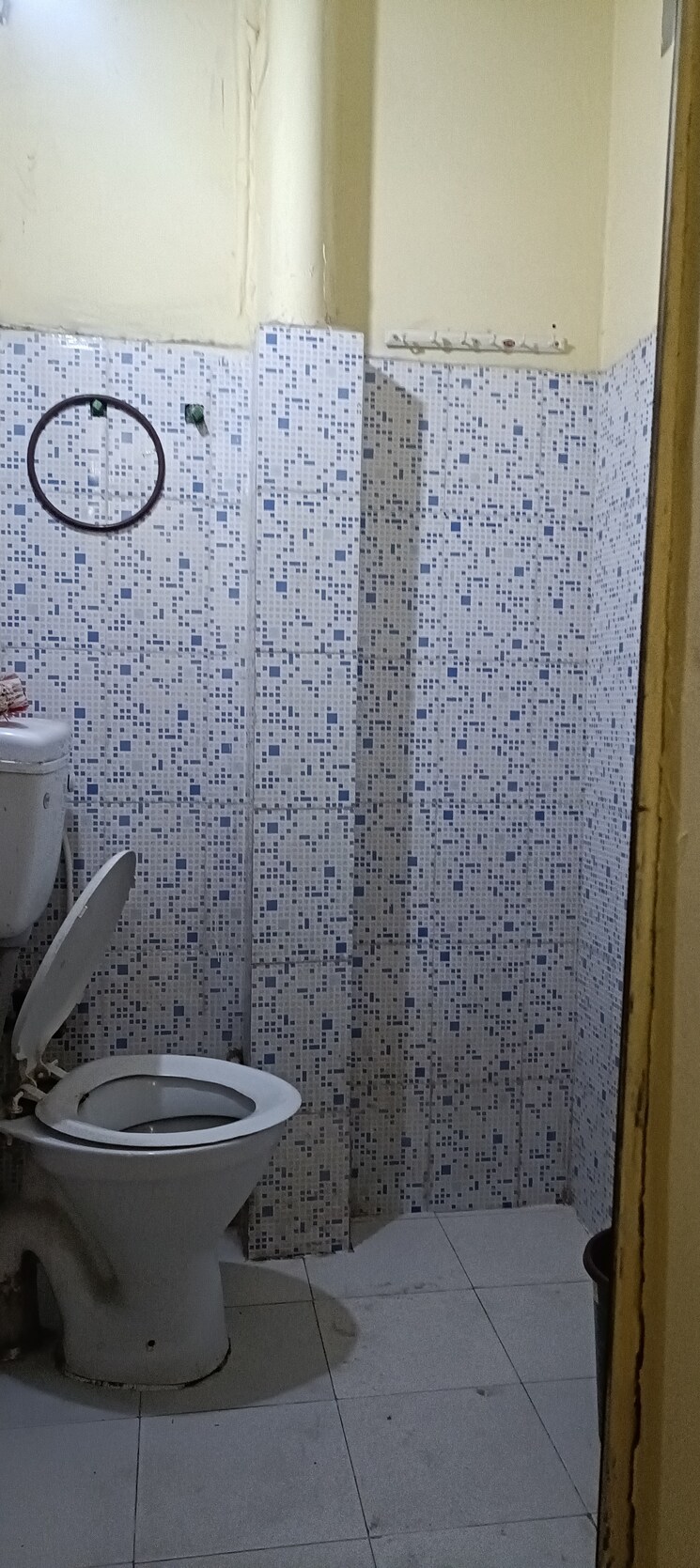 Bathroom, mayur vihar phase 1 1.5 Bedroom 500 Sq.Ft. Builder Floor In Mayur Vihar Phase 1 Delhi 8711311