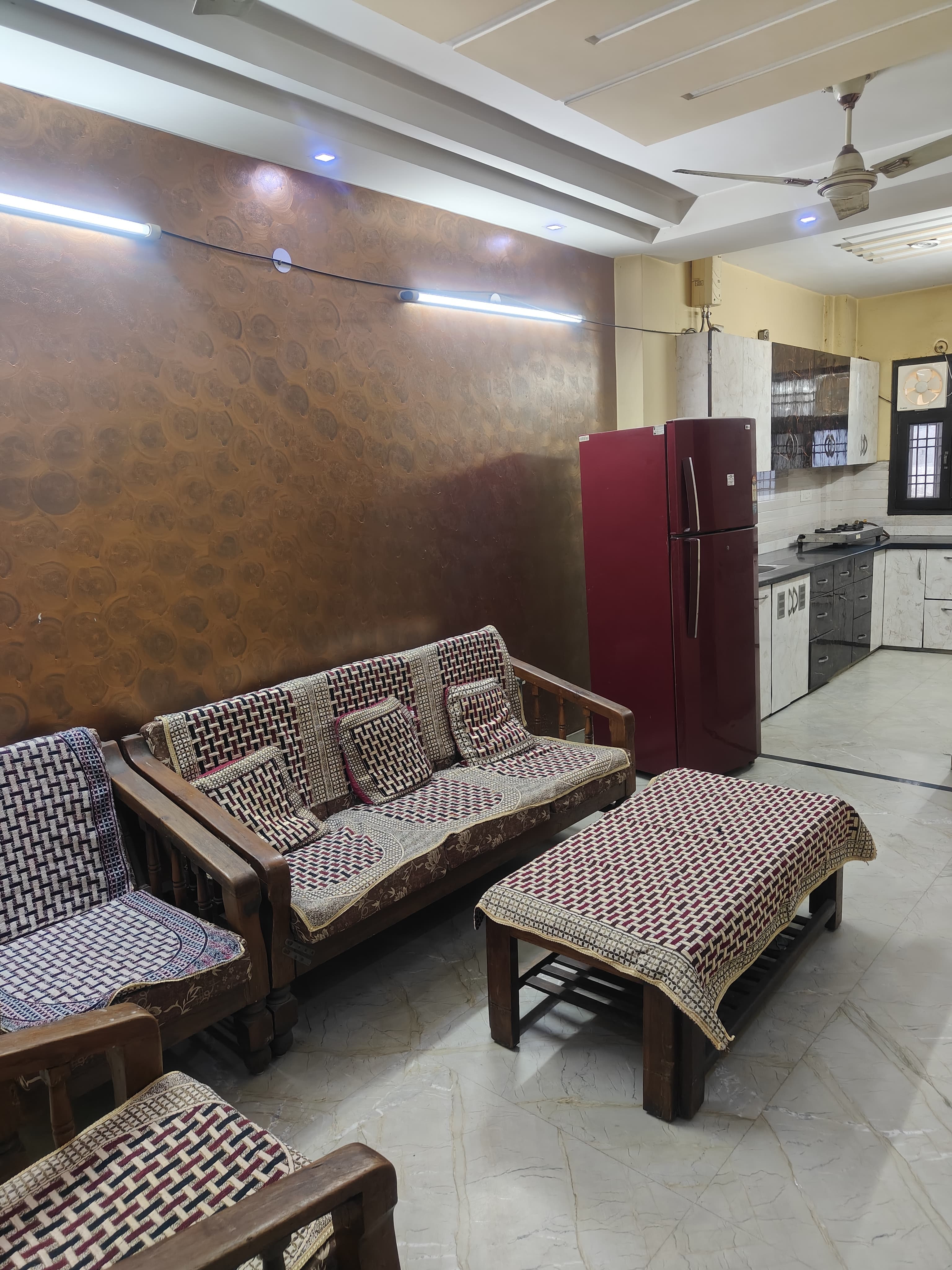 2 BHK Builder Floor For Rent in Rohini Sector 3