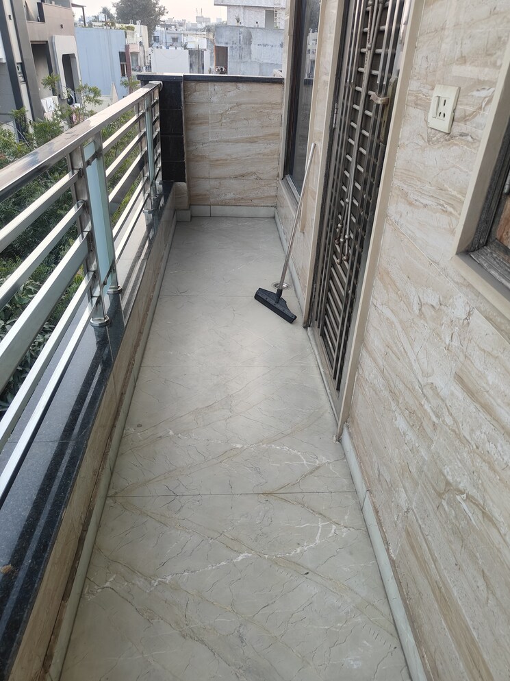 Balcony, rohini sector 3 2 Bedroom 900 Sq.Ft. Builder Floor In Rohini Sector 3 Delhi 8711228