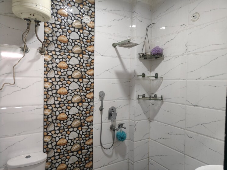 Bathroom, rohini sector 3 2 Bedroom 900 Sq.Ft. Builder Floor In Rohini Sector 3 Delhi 8711228