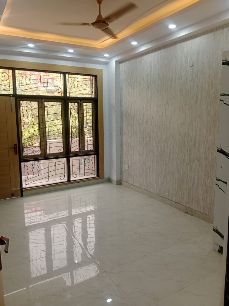 Room, gyan khand ii 4 Bedroom 2600 Sq.Ft. Builder Floor In Gyan Khand ii Ghaziabad 8711253