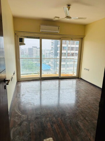 Room in 2 BHK Apartment at RNA Continental, Chembur – for Rent