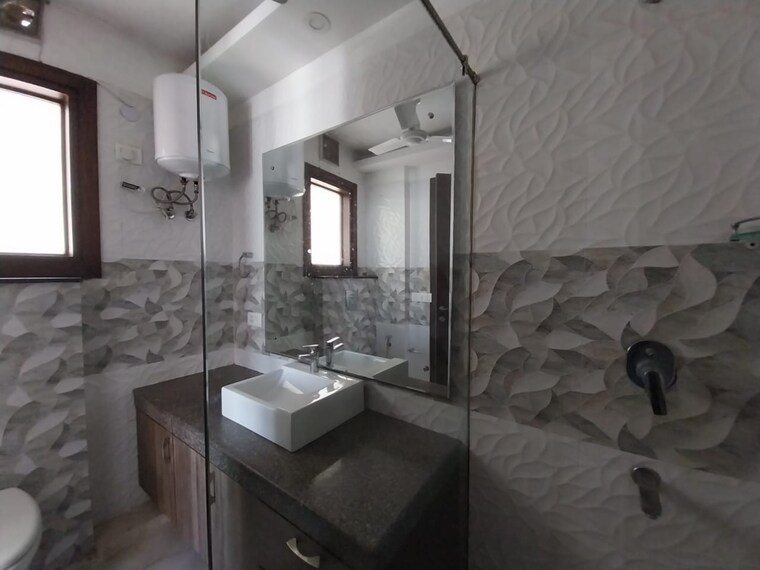 Bathroom, saket 4 Bedroom 2700 Sq.Ft. Builder Floor In Saket Delhi 8711329
