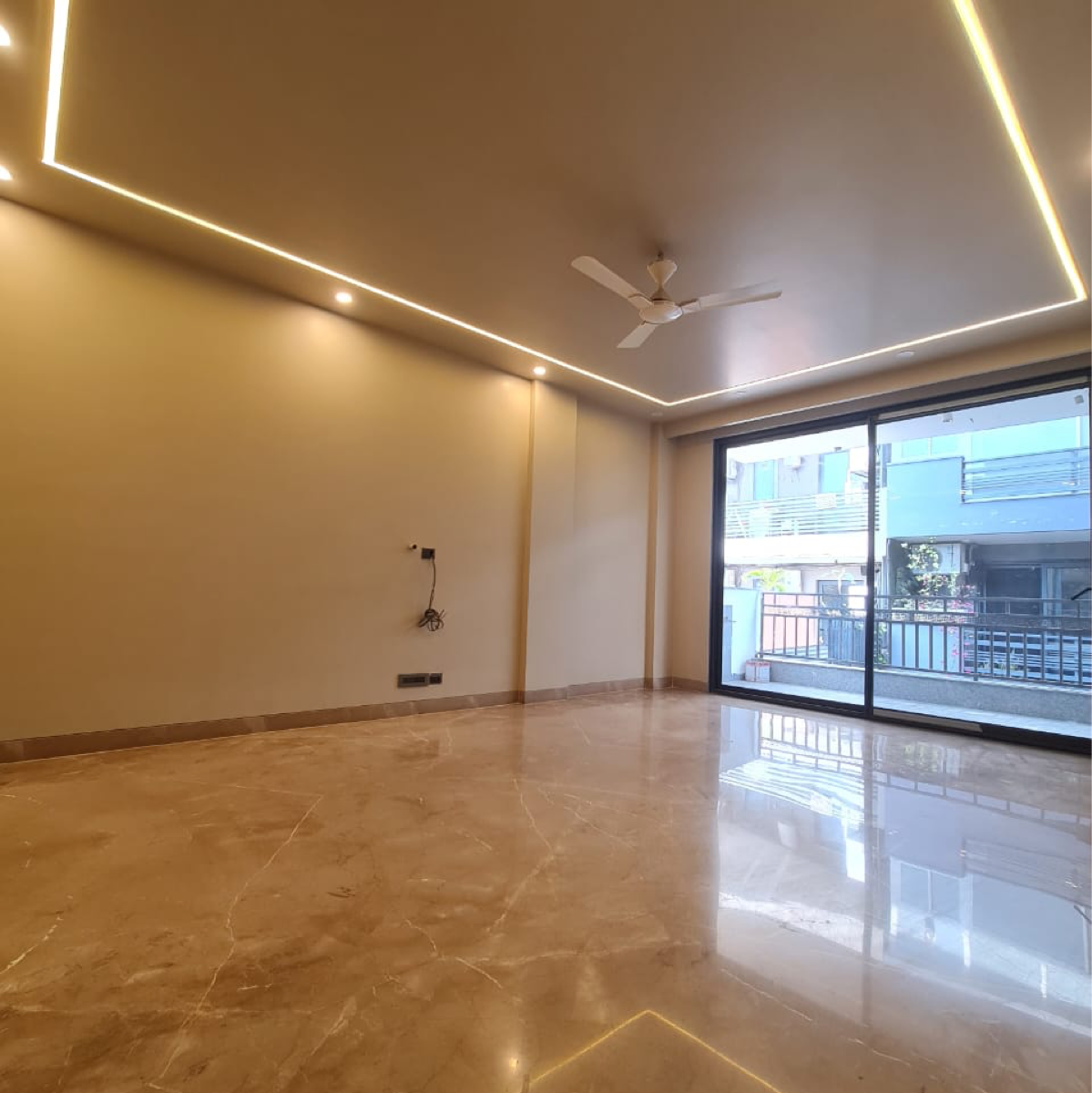 4 BHK + Pooja Room,Servant Room 500 Sq.Ft. Builder Floor in Unitech Greenwood City Apartment