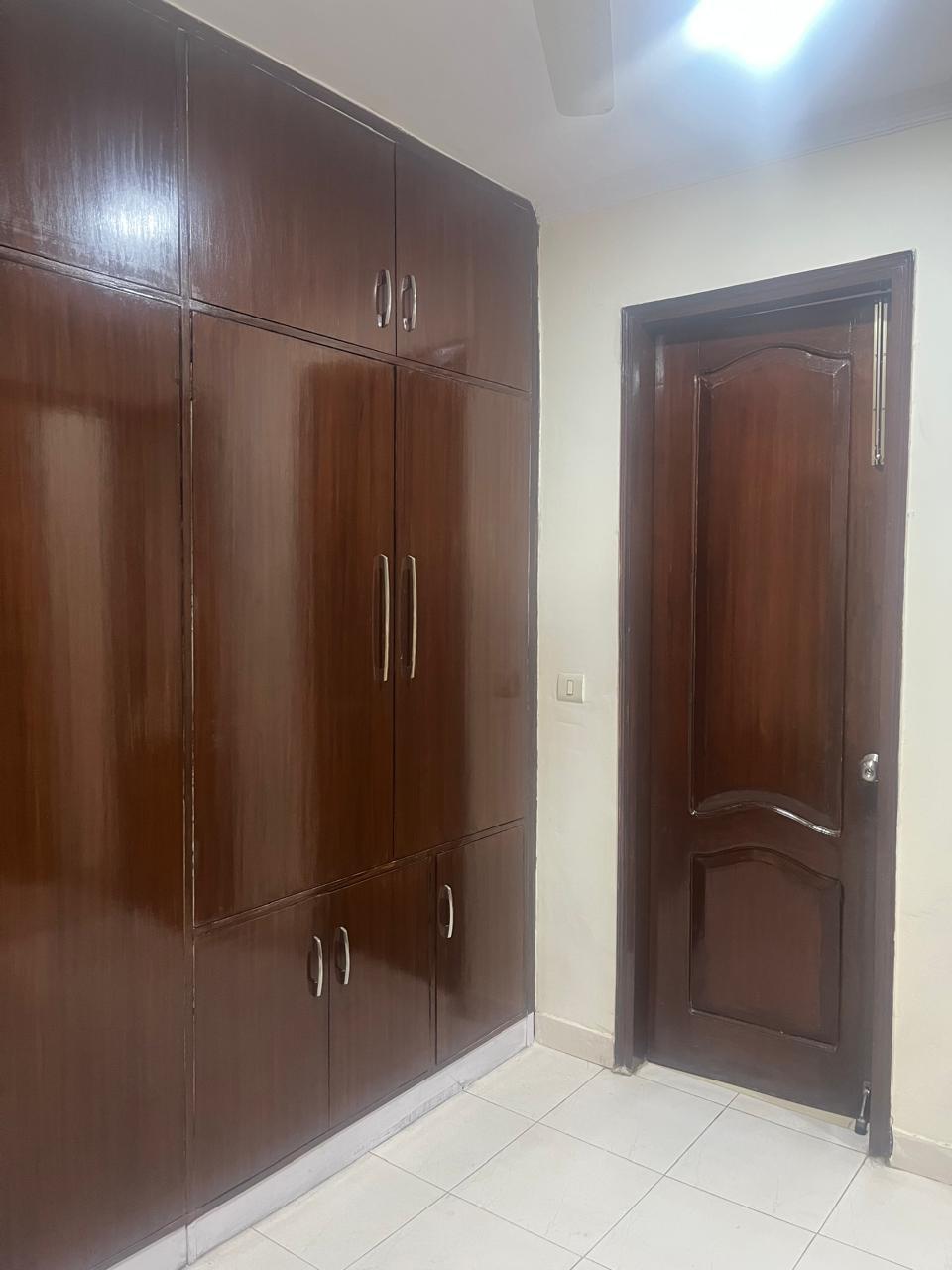 3 BHK + Pooja Room Villa For Rent in Rwa Sector 51 Noida 