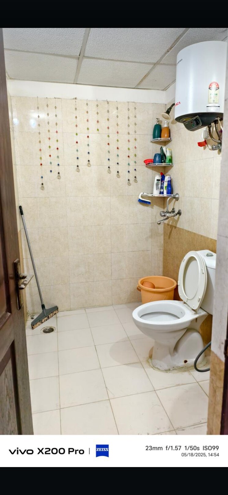 Bathroom, aims-golf-city 2.5 Bedroom 1250 Sq.Ft. Apartment In Sector 75 Noida 8711317