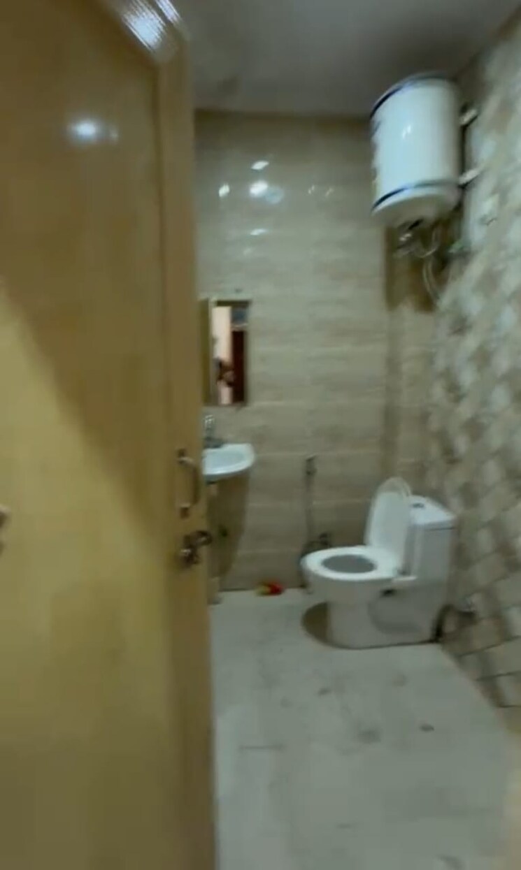 Bathroom, dlf-city-phase-iii 1 RK 275 Sq.Ft. Apartment In Sector 24 Gurgaon 8711357