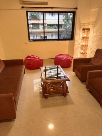2 BHK Apartment For Rent in Manju Mahal Apartment, Pali Hill