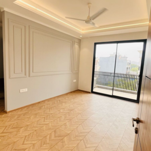 Room in 3.5 BHK Builder Floor at Unitech Singleton Floors South City, South City 2 – for Sale