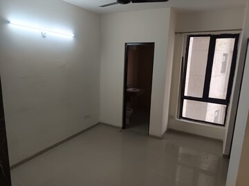 Room in 3 BHK Apartment at Logix Blossom County, Sector 137 – for Rent