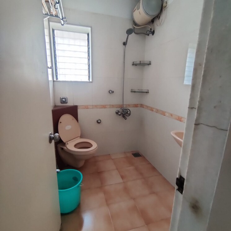 Bathroom, bandra west 2 Bedroom 900 Sq.Ft. Apartment In Bandra West Mumbai 8711377
