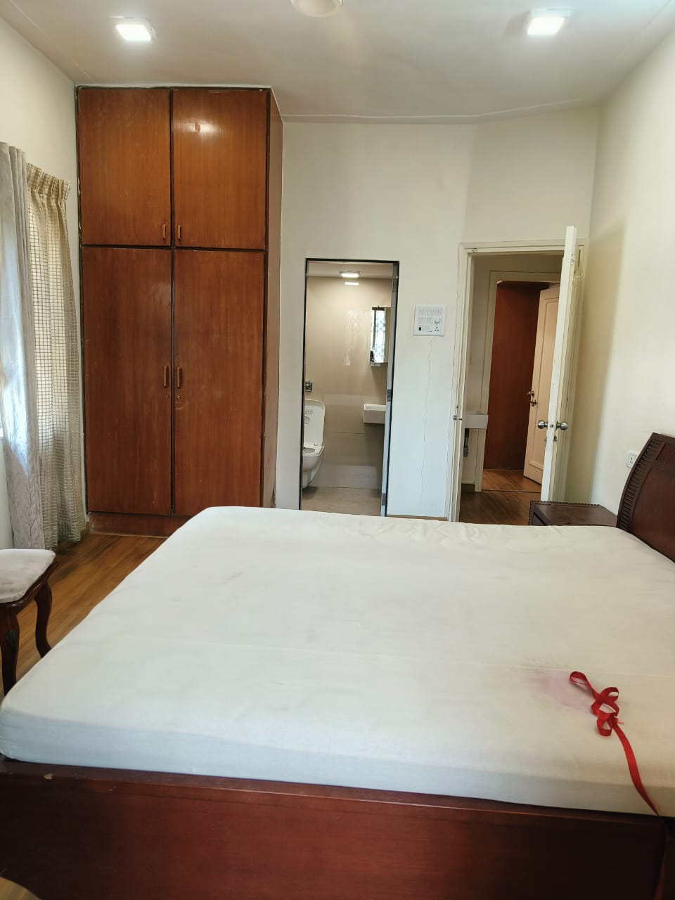 2 BHK 825 Sq.Ft. Apartment in Seema Apartment Bandra