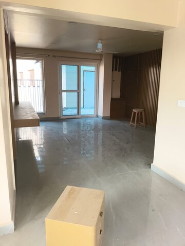 Room in 5 BHK Apartment at Logix Blossom County, Sector 137 – for Rent