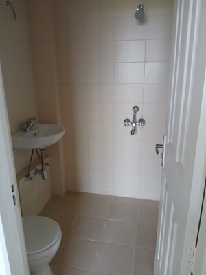 Bathroom in 3 BHK Builder Floor at BPTP Parkland Pride, Sector 77 – for Sale