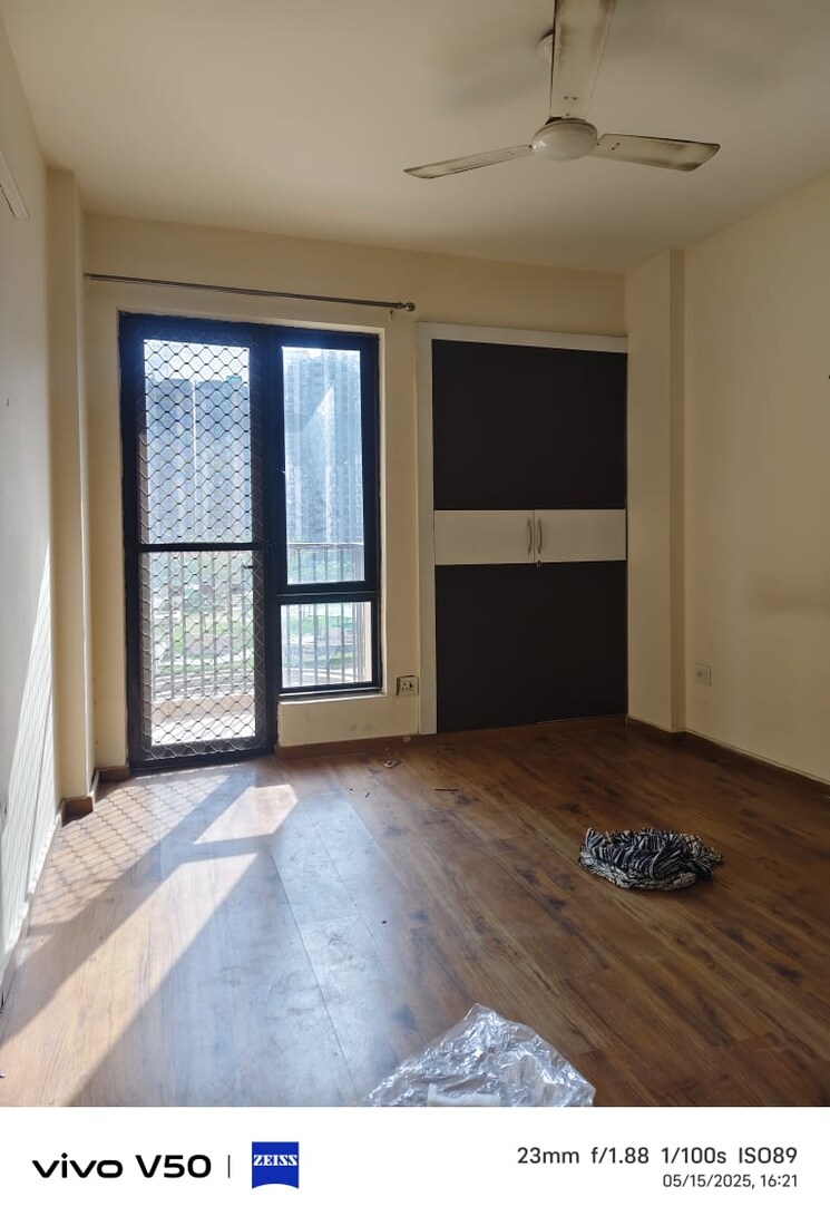 Room, logix-blossom-county 2 Bedroom 990 Sq.Ft. Apartment In Sector 137 Noida 8711467