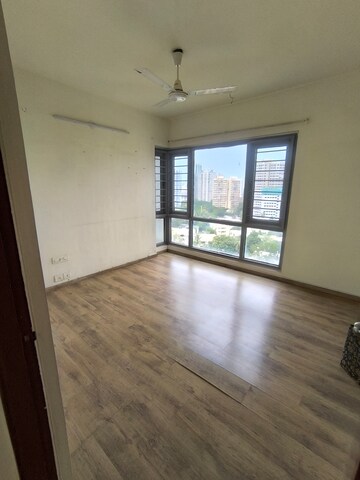 Room in 3.5 BHK Apartment at Wadhwa Imperial Heights, Goregaon West – for Rent