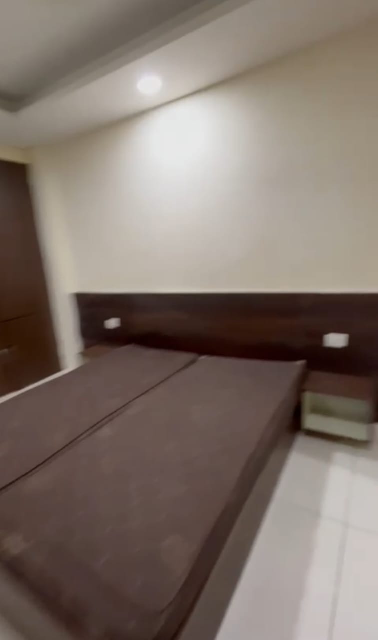 1 BHK Apartment For Rent in DLF City Phase III