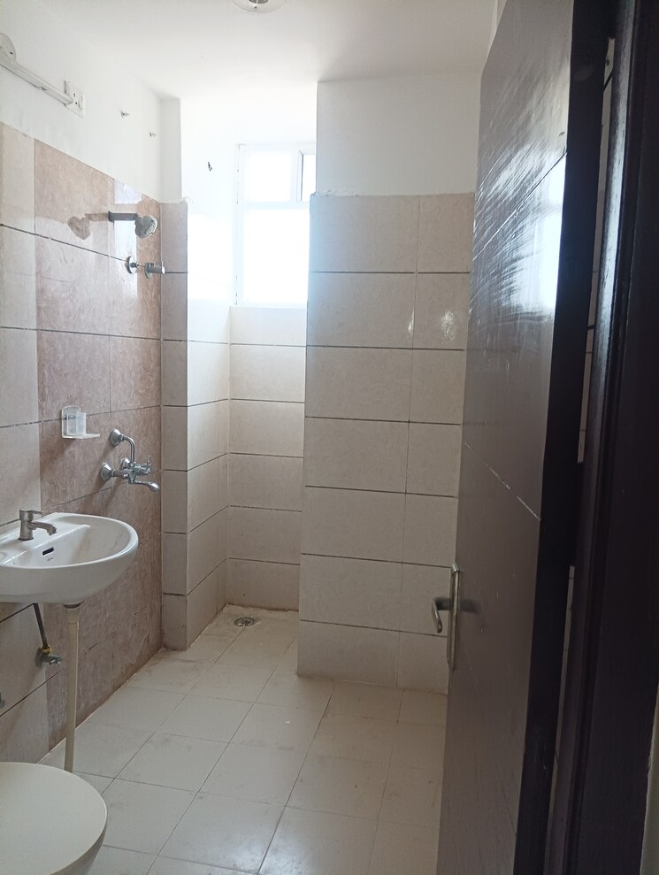Bathroom, green-valley-heights 3 Bedroom 1830 Sq.Ft. Apartment In Dhakoli Zirakpur 8711672