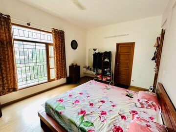 Bedroom in 3 BHK Apartment at Smart World Orchard, Sector 61 – for Rent