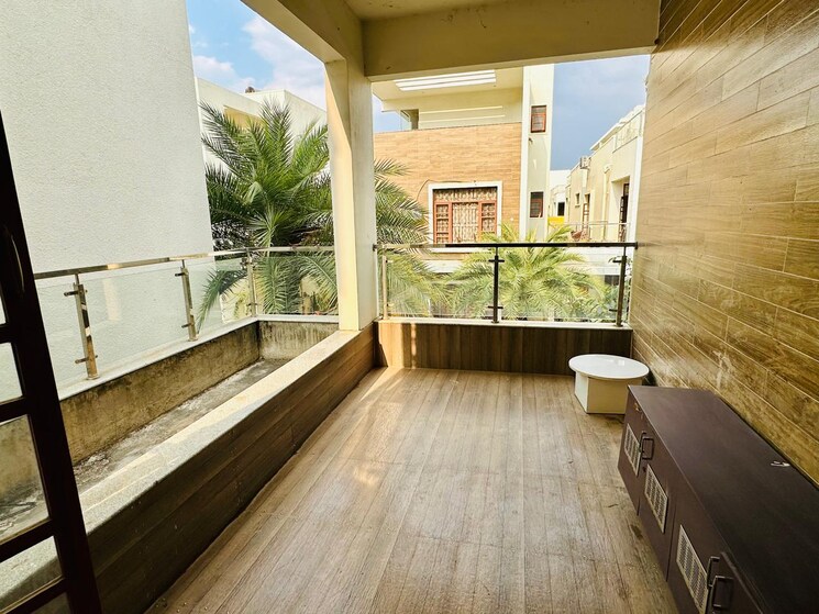 Balcony, smart-world-orchard 3 Bedroom 1680 Sq.Ft. Apartment In Sector 61 Gurgaon 8711630