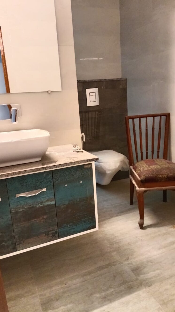 Attached Bathroom, kalkaji 2 Bedroom 100 Sq.Yd. Builder Floor In Kalkaji Delhi 8711947