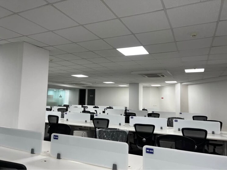 Team Area, vijay nagar Commercial Office Space 2000 Sq.Ft. In Vijay Nagar Indore 8711955