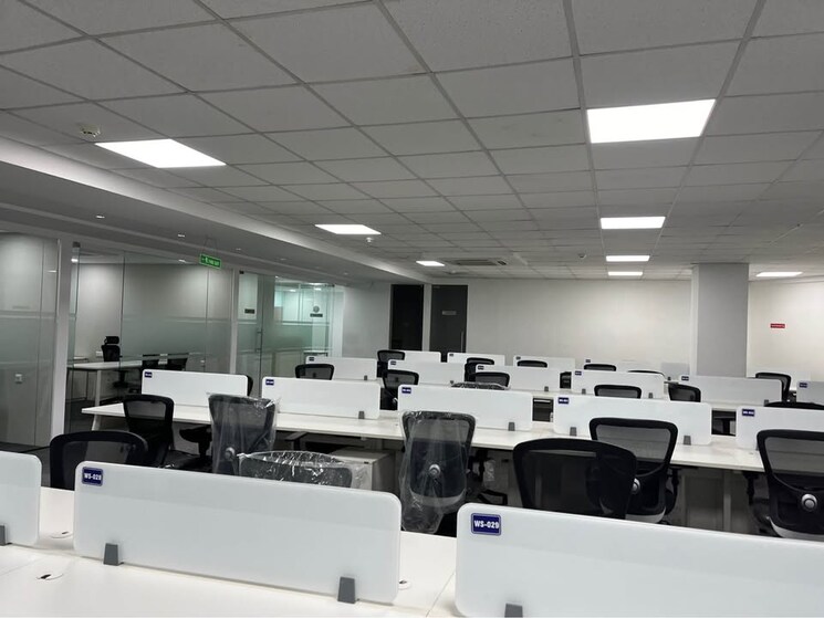 Team Area, vijay nagar Commercial Office Space 2000 Sq.Ft. In Vijay Nagar Indore 8711955
