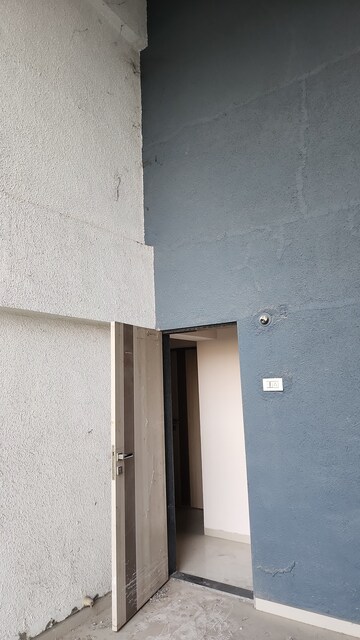 Room in 2.5 BHK Apartment at Jangid Galaxy, Ghodbunder Road – for Sale