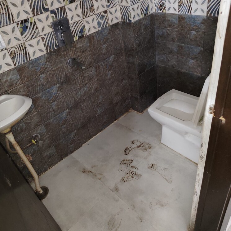 Bathroom, new-front-anjor 3 Bedroom 1500 Sq.Ft. Apartment In Baner Pune 8711961