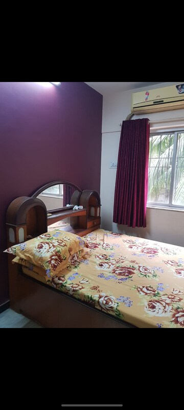 Bedroom in 2 BHK Apartment at Chheda Complex Kandivali, Kandivali West – for Rent