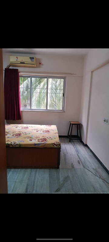 Bedroom in 2 BHK Apartment at Chheda Complex Kandivali, Kandivali West – for Rent