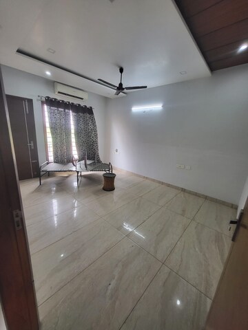 Room in 6 BHK Independent House at Aerocity – for Sale