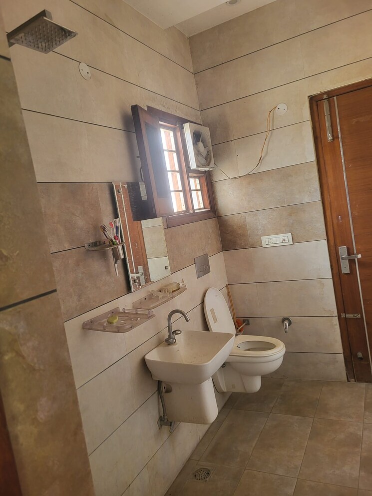 Bathroom, aerocity 6 Bedroom 3839 Sq.Ft. Independent House In Aerocity Mohali 8712212
