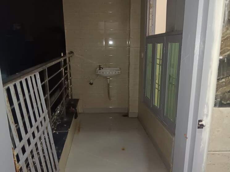 Balcony, new ashok nagar 2 Bedroom 843 Sq.Ft. Apartment In New Ashok Nagar Delhi 8712251