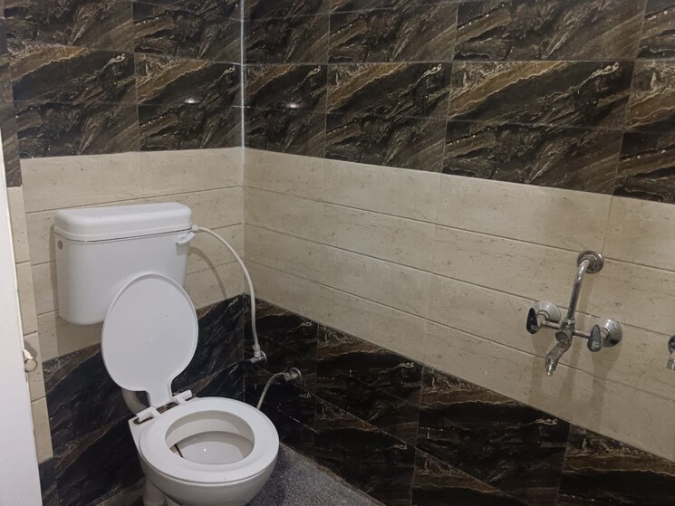 Bathroom, new ashok nagar 2 Bedroom 843 Sq.Ft. Apartment In New Ashok Nagar Delhi 8712251