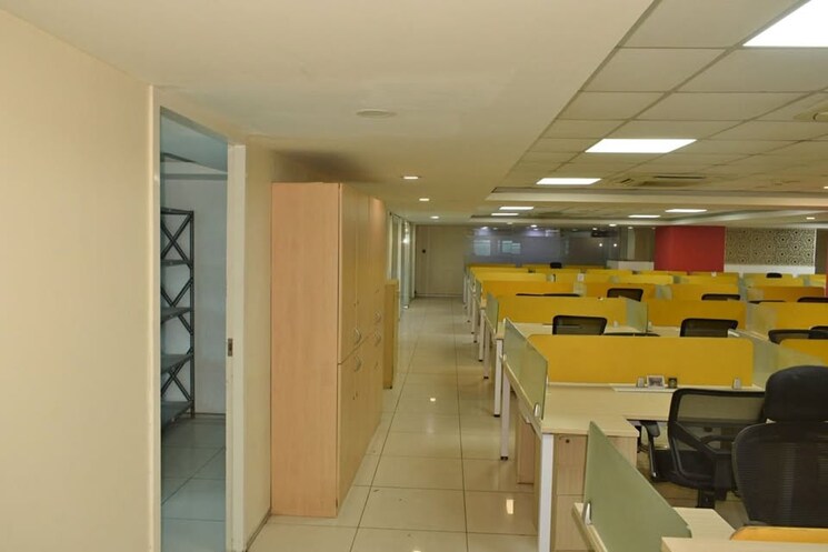 Team Area, vijay nagar Commercial Office Space 2300 Sq.Ft. In Vijay Nagar Indore 8712295