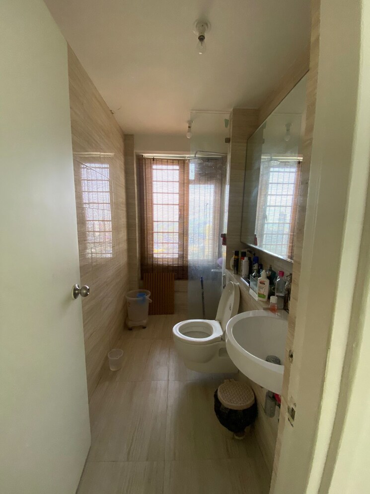 Bathroom, raheja-interface-heights 2 Bedroom 800 Sq.Ft. Apartment In Malad West Mumbai 8712372