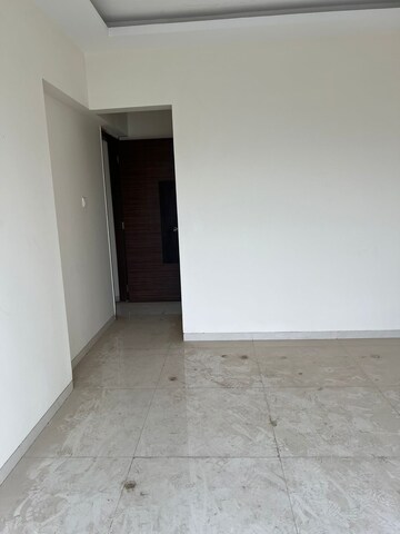 Room in 3 BHK Apartment at Raheja Interface Heights, Malad West – for Rent