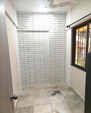 Bedroom in 1 BHK Apartment at Bandra West – for Rent