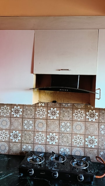 Furnished Amenities in 2 BHK Apartment at Paras Tierea, Sector 137 – for Rent