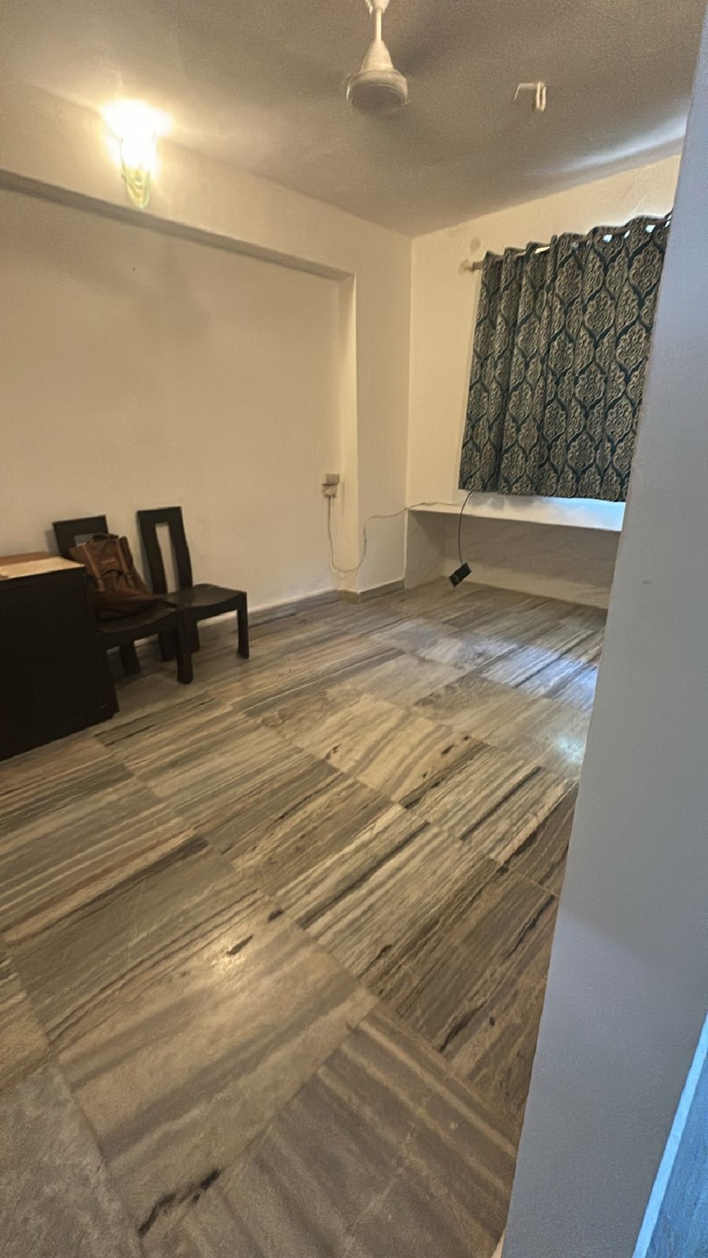 1 BHK + Pooja Room Apartment For Rent in Khar West