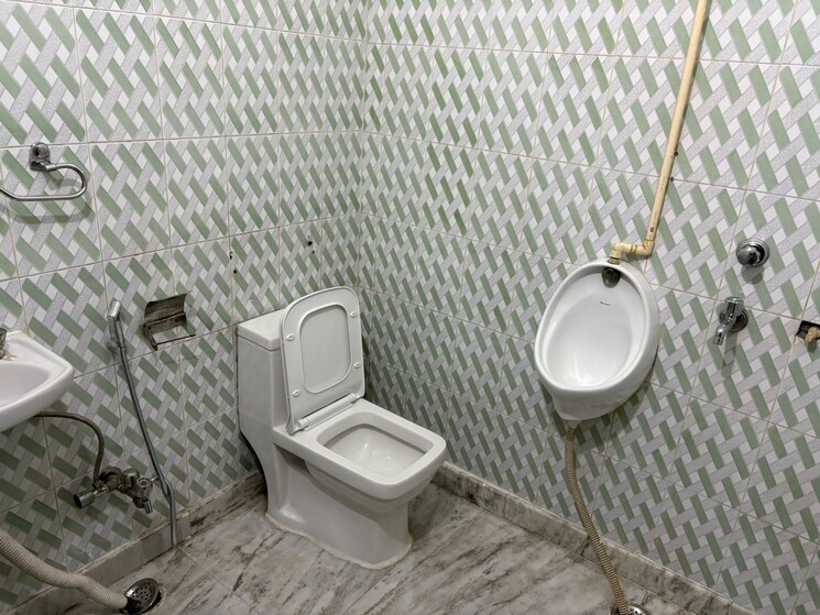 Bathroom, shree-vardhman-green-court 2 Bedroom 626 Sq.Ft. Apartment In Sector 90 Gurgaon 8713001