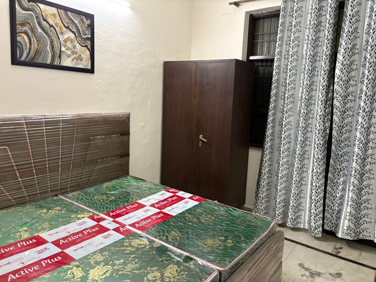 Bedroom, shree-vardhman-green-court 2 Bedroom 626 Sq.Ft. Apartment In Sector 90 Gurgaon 8713001