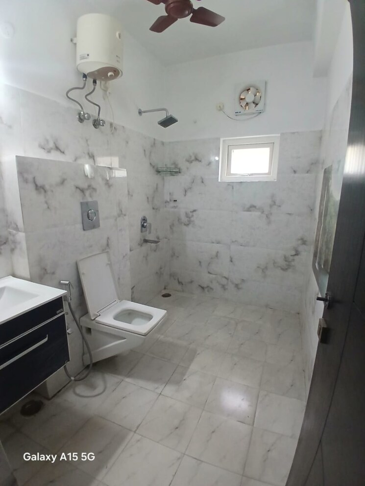 Bathroom, aparna-serene-park 3 Bedroom 1595 Sq.Ft. Apartment In Kondapur Hyderabad 8713003